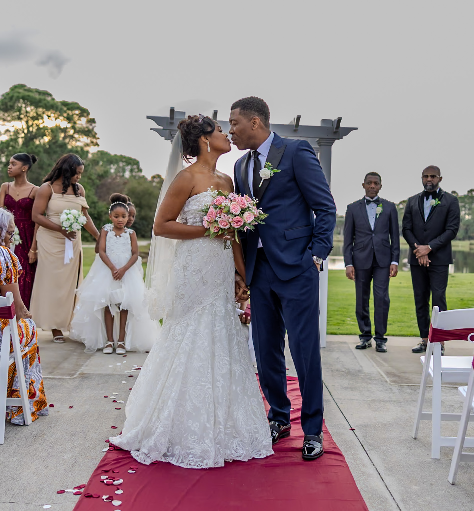 West Palm Beach Wedding Venue, West Palm Beach Country Club Wedding, Wedding Ceremony, Wedding Reception, Wedding venue, Southern Florida, Wedding Venue, Palm Trees, Blue Sky, green landscaping, Bride, Groom, Wedding Dress, red carpet, wedding guests