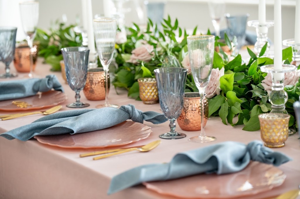 Palm Beach Wedding Venue designer table decor, tips to designing your wedding reception with China, glassware, chiavari chairs, wedding planner, wedding venue near Palm Beach, West Palm Beach, Florida